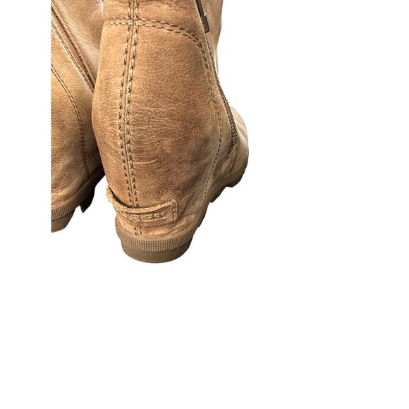 Sorel Beige Suede Leather Joan of Arctic II Side Zip Wedge Chelsea Boots Size 6 - Picture 5 of 9
